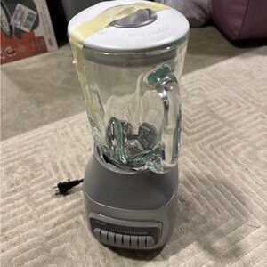 Oster 10 speed Silver Blender with Glass Jar